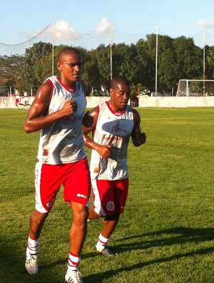 Isac e Alan Bahia treinando no América-RN (Foto: Matheus Magalhães/Globoesporte.com)