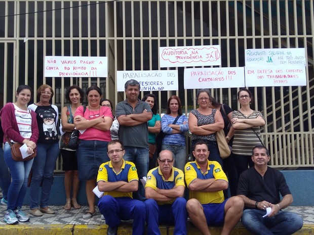 Professores paralisam as atividades em Cunha (Foto: Celso Rosa/Vanguarda Repórter)