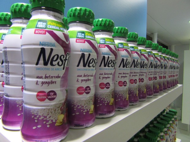 Nestlé lançou smoothie de arroz de uva, beterraba e gengibre, além do sabor amora e maracujá. Empresa também apresentou o Nescau sem lactose (Foto: Karina Trevizan/G1)