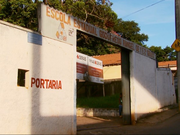 Escola Estadual Godofredo Rangel em Três Corações (Foto: Reprodução/EPTV)