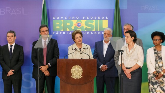 Dilma durante seu pronunciamento reunido com seus ministros (Foto: Roberto Stuckert Filho/PR)