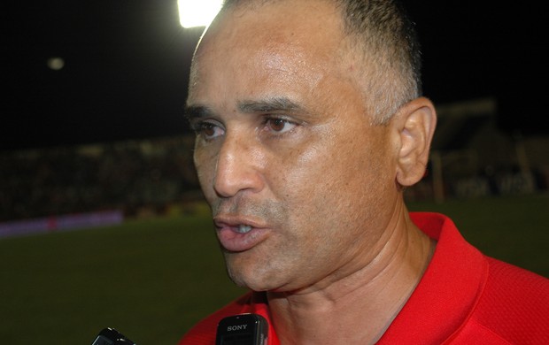 Oliveira Canindé, técnico do Campinense (Foto: Silas Batista / Globoesporte.com/pb)