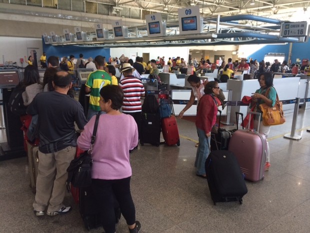 Passageiros perderam voos no Galeão devido a protesto (Foto: Mariucha Machado/G1)