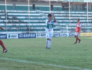 Gilbertinho, jogador do Nacional-MG (Foto: Gullit Pacielle)