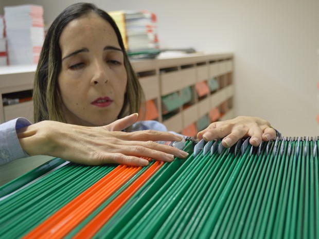 Rosa Cristina dos Santos Dalmazo é formada em Pedagogia e tem pós-graduação em Psicopedagogia (Foto: Anderson Viegas/G1 MS)