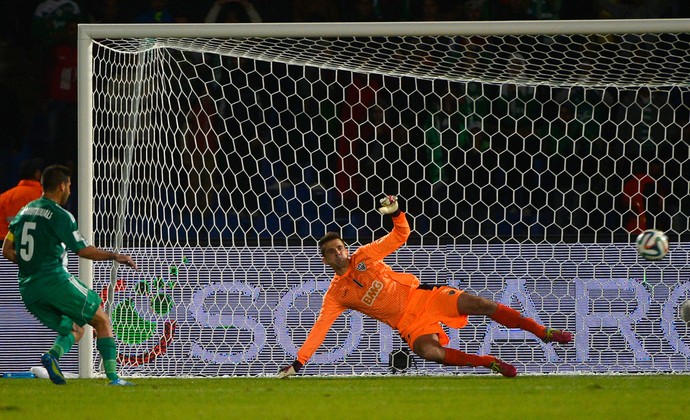 Mohsine Moutaouali gol penalti, Atlético-MG x Raja Casablanca (Foto: AFP)