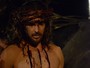 Igor Rickli exibe corpo em forma durante gravação e ensaio como Jesus