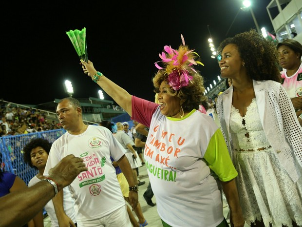 Alcione e Mariene de Castro em ensaio técnico da Mangueira na Marquês de Sapucaí, no Centro do Rio (Foto: Anderson Borde/ Ag. News)