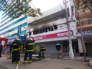 Loja tem três pavimentos que ficaram destruídos. (Foto: Renato Ferezim/G1) Loja tem três pavimentos que ficaram destruídos. (Foto: Renato Ferezim/G1)
