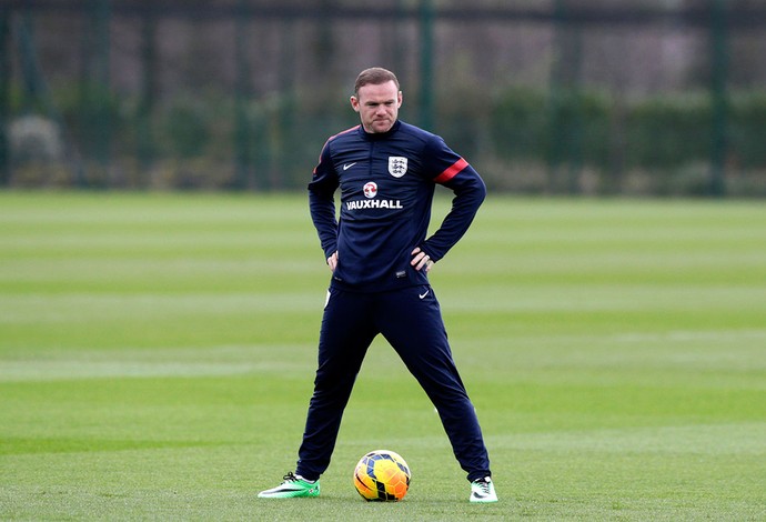 treino Inglaterra Rooney (Foto: AP)