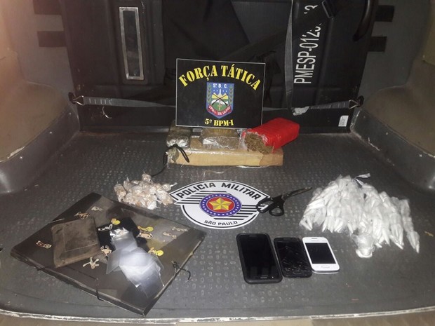 Apreensão de mais de 5 kg de drogas em Taubaté (Foto: Divulgação/Polícia Militar)
