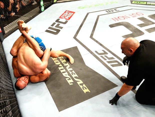 Tor Troeng X Trevor Smith - UFC (Foto: Getty Images)