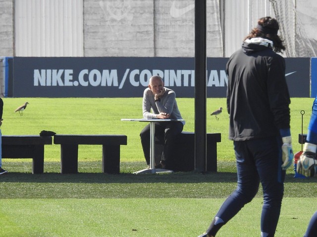 Seleção na mira: com Cássio no radar, Taffarel vai a treino do Corinthians