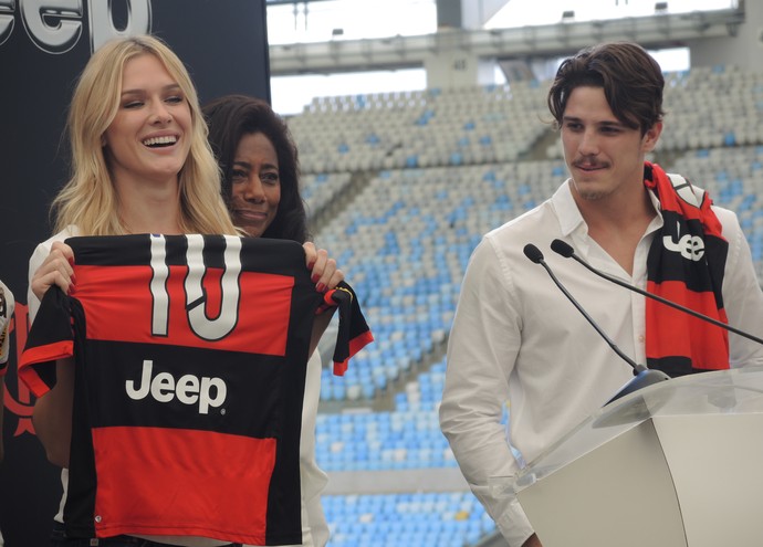 Fiorella e Rômulo Neto camisa Flamengo (Foto: Sofia Miranda)