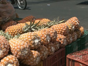 Fruta toma conta das feiras da capital no fim do ano (Foto: Reprodução/TV Mirante)