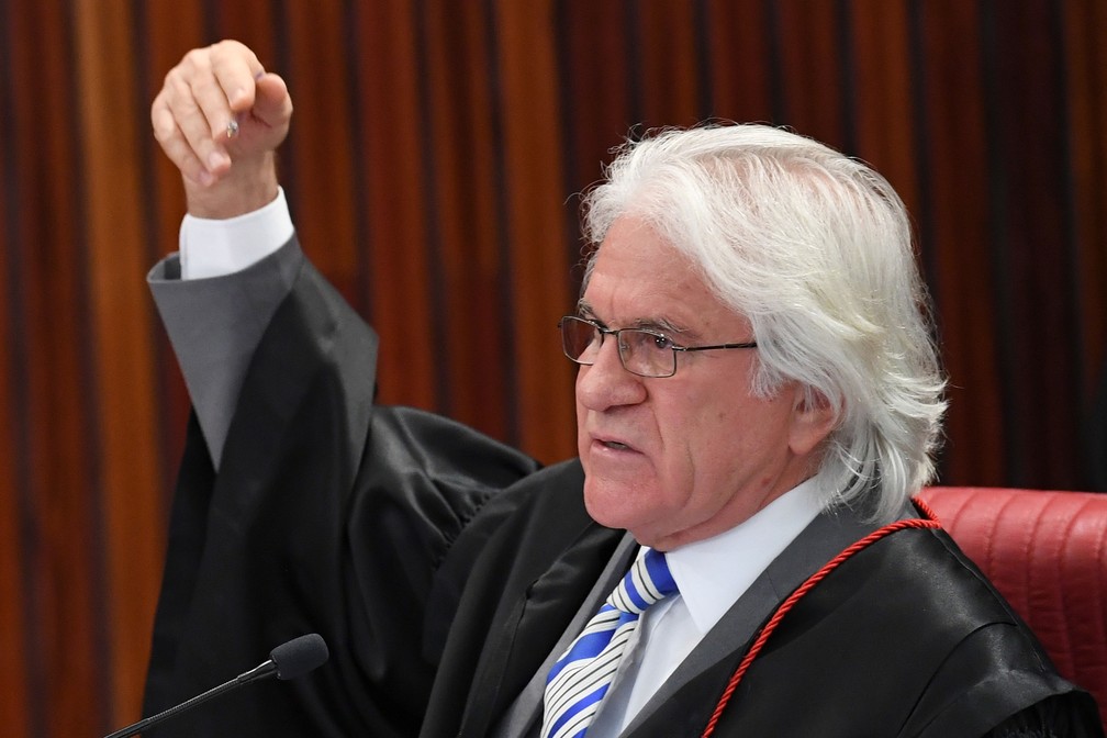 Napoleão Nunes votou pela absolvição da chapa (Foto: AFP)