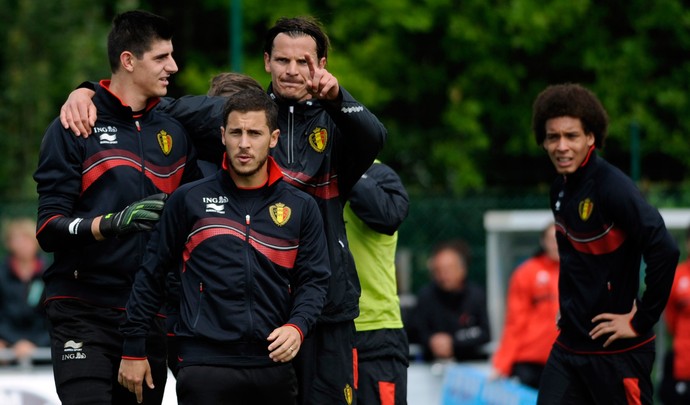 hazard courtois treino belgica (Foto: Reuters)