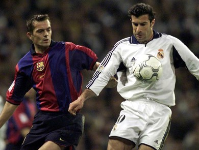 Cocu e Figo. Real Madrid x Barcelona (Foto: Getty Images)