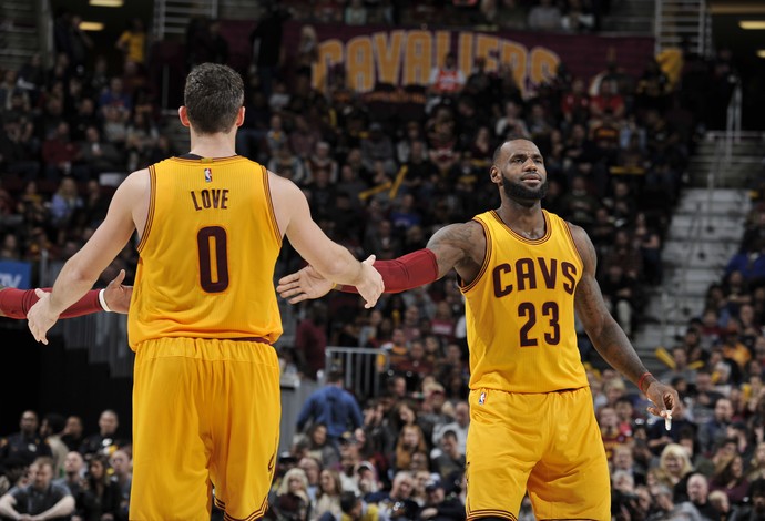 Kevin Love e LeBron James Cleveland Dallas NBA (Foto: Getty Images) Kevin Love e LeBron James Cleveland Dallas NBA (Foto: Getty Images)