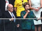 Blatter é criticado por comentaristas ao tentar impedir vaias (Agência Reuters) Blatter é criticado por comentaristas ao tentar impedir vaias (Agência Reuters)