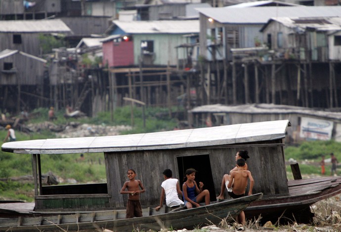 Qual é o bairro mais pobre de Manaus?