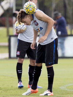 Artilheiro da Copinha, atacante se despede do Corinthians sem estrear