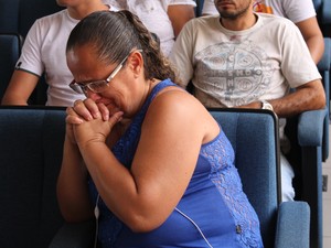 Cristina Andrade, prima de Maria das Graças, acompanha a audiência (Foto: Yuri Matos/G1)