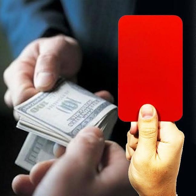 Cartão vermelho - corrupção (Foto: Antonio Lucena)