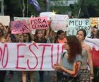 Mulheres fazem novo ato contra lei de Cunha (Reprodução/TV Globo)