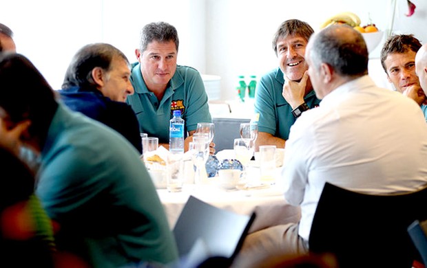 Tata Martino encontro equipe Barcelona (Foto: Miguel Ruiz / Divulgação site oficial do Barcelona)