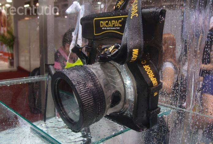 A capa WP-S5 protege câmeras tipo DSLR pequenas e custa R$ 540 (Foto: Pedro Zambarda/TechTudo) A capa WP-S5 protege câmeras tipo DSLR pequenas e custa R$ 540 (Foto: Pedro Zambarda/TechTudo)