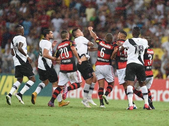 Flamengo x Vasco - confusão  (Foto: André durão)