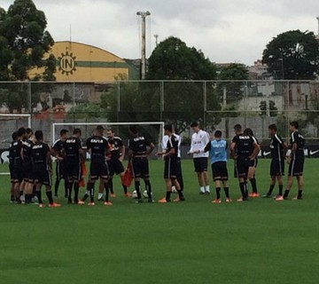 Reapresentação do Corinthians tem Elias no campo e titulares na academia