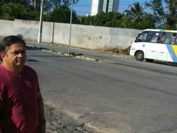 Paulo de Tarso Carvalho da Silva teve ônibus incediado em ataque (Foto: BBC)
