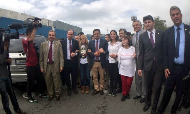 Resultado de imagem para fotos do senador jose medeiros com aecio neves