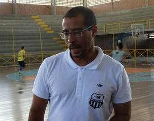 Técnico do Central de futsal, Chokito (Foto: Vital Florêncio / GloboEsporte.com)