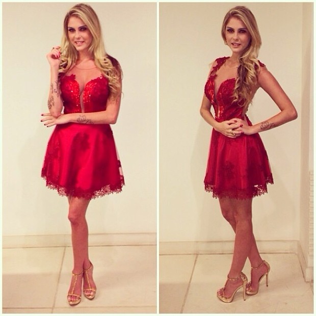 Bárbara Evans escolhe look vermelho para ano novo (Foto: Reprodução/ Instagram)