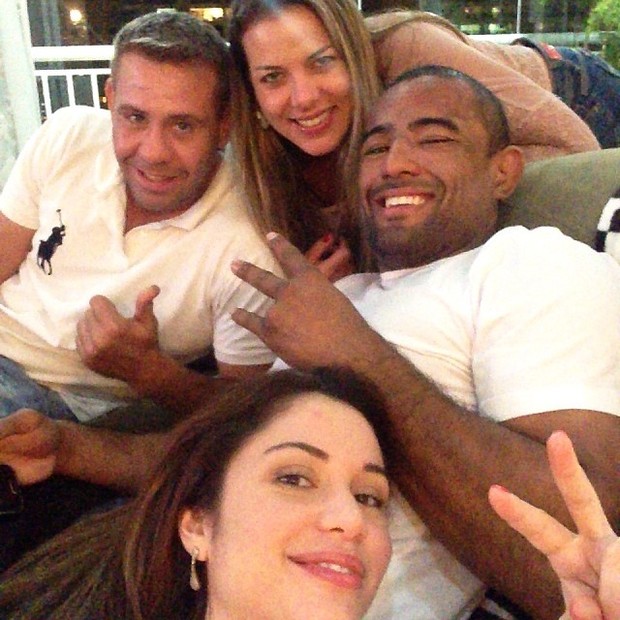 Maria Melilo com amigos (Foto: Reprodução/ Instagram)