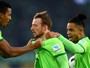 Com Luiz Gustavo na zaga, Wolfsburg vence de virada e se afasta da degola