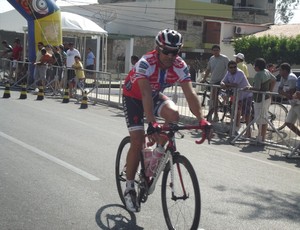 Edson Júnior investiu R$ 40 mil em bicicleta (Foto: Bruno Araújo/GLOBOESPORTE.COM)