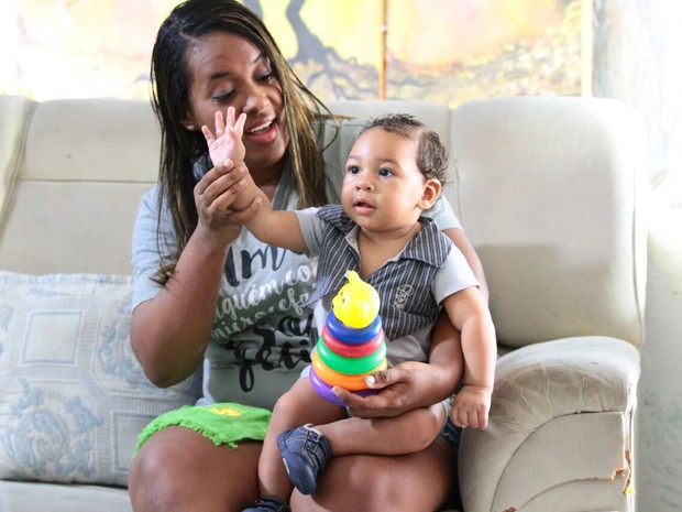 Guilherme só foi apresentar os sintomas aos 4 meses de idade (Foto: Marlon Costa/Pernambuco Press)