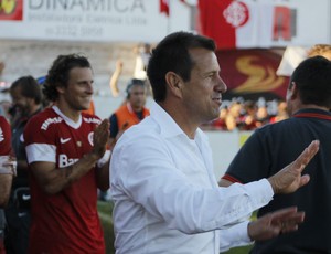 Dunga contra o São Luiz (Foto: Diego Guichard/GLOBOESPORTE.COM)