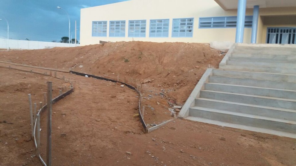 Interior do novo prédio da Escola Guariroba em obras  (Foto: Yasmim Perna/ G1 DF)