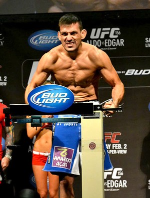 Demian Maia na pesagem do UFC (Foto: Adriano Albuquerque)