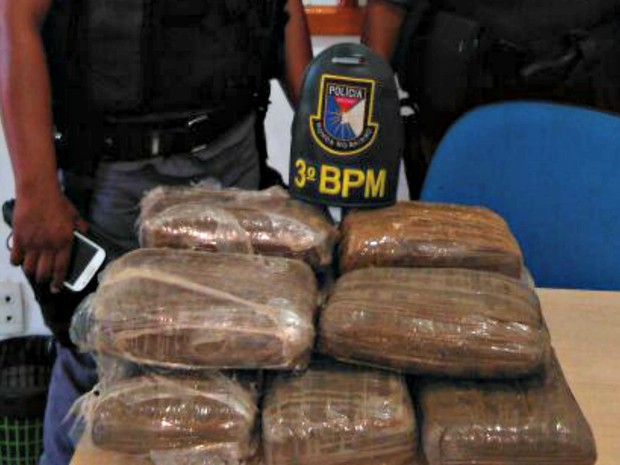 G1 Após Denúncia 11 Kg De Drogas São Apreendidas Em Embarcação No Am Notícias Em Amazonas 0019