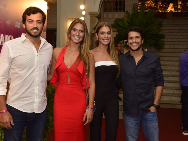 Gustavo Frota, Branca Feres, Bia Feres e Mauricio Neto (Foto: Fabio Cordeiro/Ed. Globo) Gustavo Frota, Branca Feres, Bia Feres e Mauricio Neto (Foto: Fabio Cordeiro/Ed. Globo)