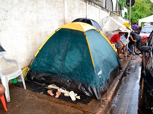 Estudantes acampam pelo Pronatec em Camaçari (Foto: Everaldo Lins/ Arquivo Pessoal)