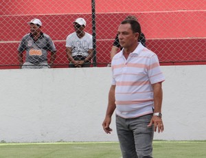 Eduardo Neto, técnico do Corinthians-AL (Foto: Paulo Victor Malta / Globoesporte.com)