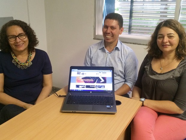 Professores Vânia, Leosmar e Déborah analisam o português falado pelos goianos, Goiás (Foto: Fernanda Borges/G1)