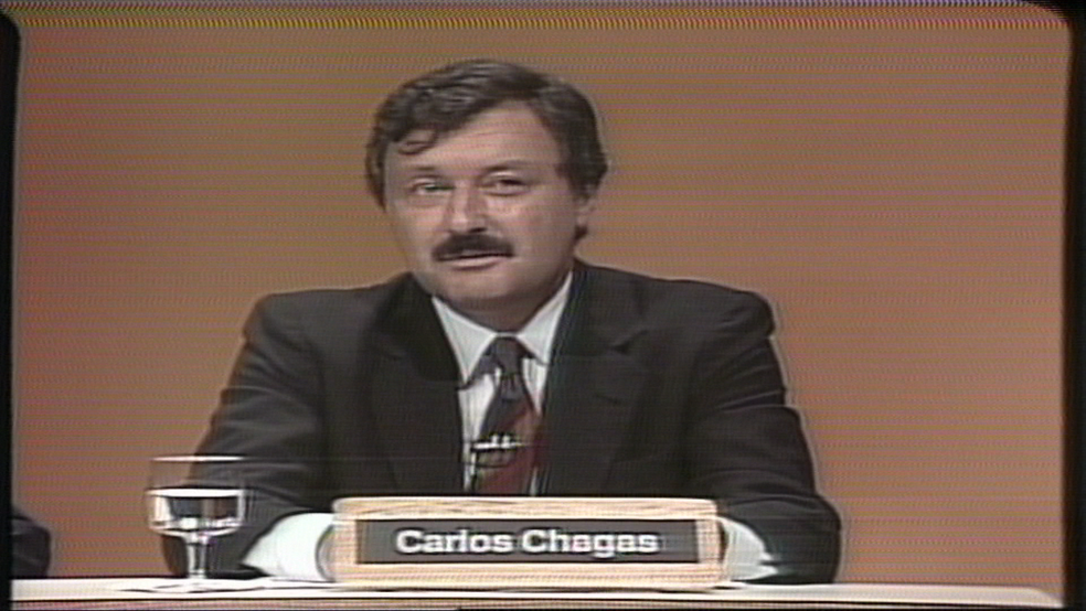 O jornalista Carlos Chagas, em aparição na televisão (Foto: TV Globo/Reprodução)